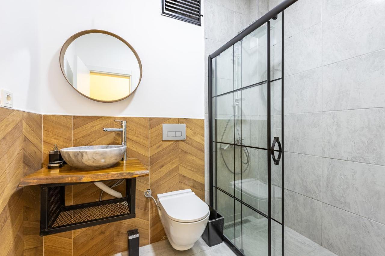 Red Suites Balat - Orange And Blue Istanbul Exterior photo