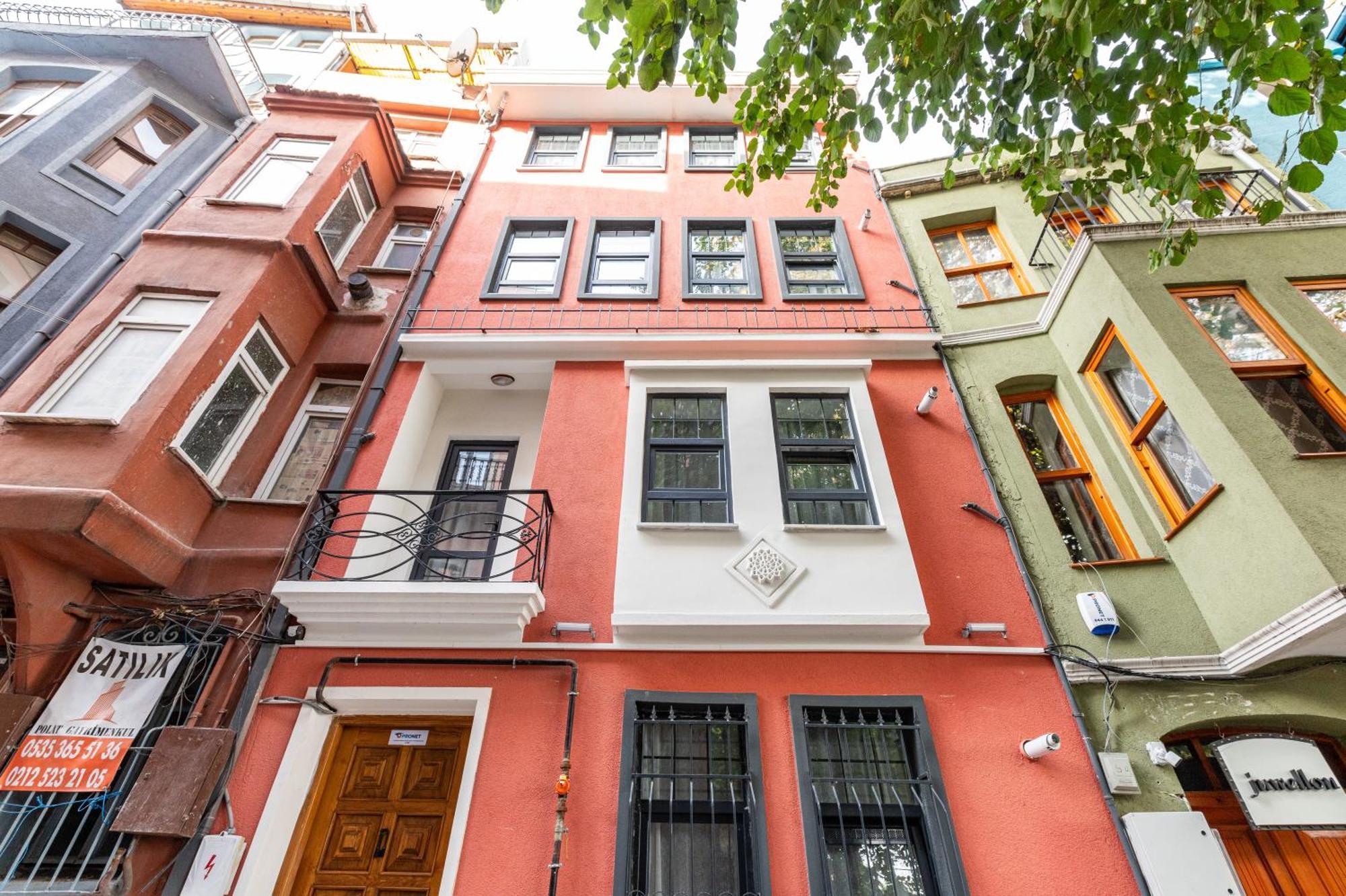 Red Suites Balat - Orange And Blue Istanbul Exterior photo